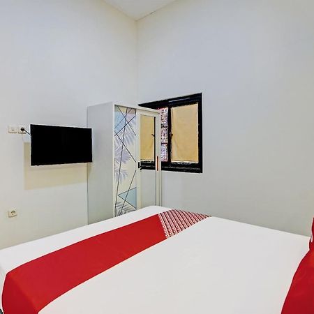 Oyo 92435 Sunlo Cozy Home Family Homestay Syariah Surabaya Dış mekan fotoğraf