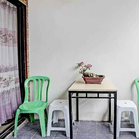 Oyo 92435 Sunlo Cozy Home Family Homestay Syariah Surabaya Dış mekan fotoğraf