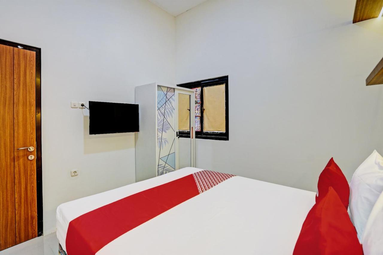 Oyo 92435 Sunlo Cozy Home Family Homestay Syariah Surabaya Dış mekan fotoğraf