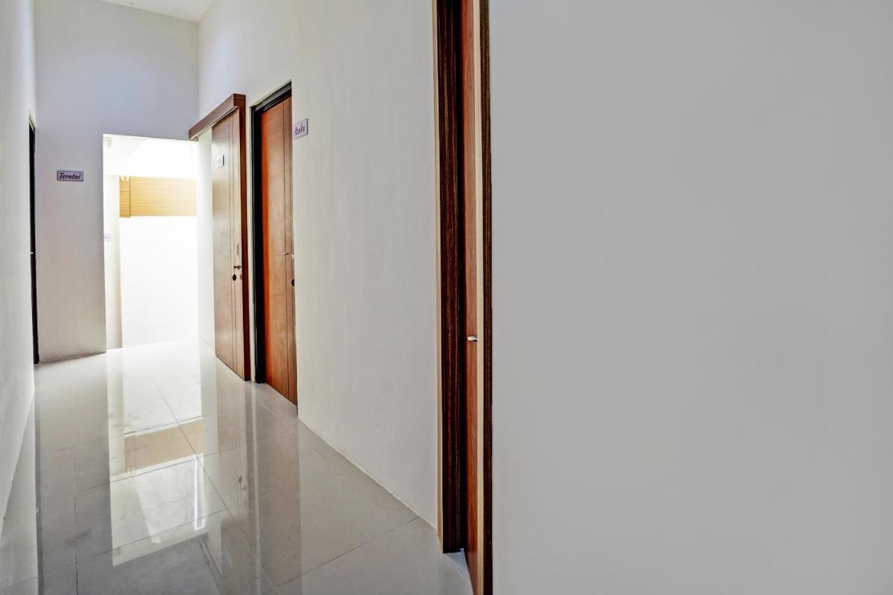 Oyo 92435 Sunlo Cozy Home Family Homestay Syariah Surabaya Dış mekan fotoğraf