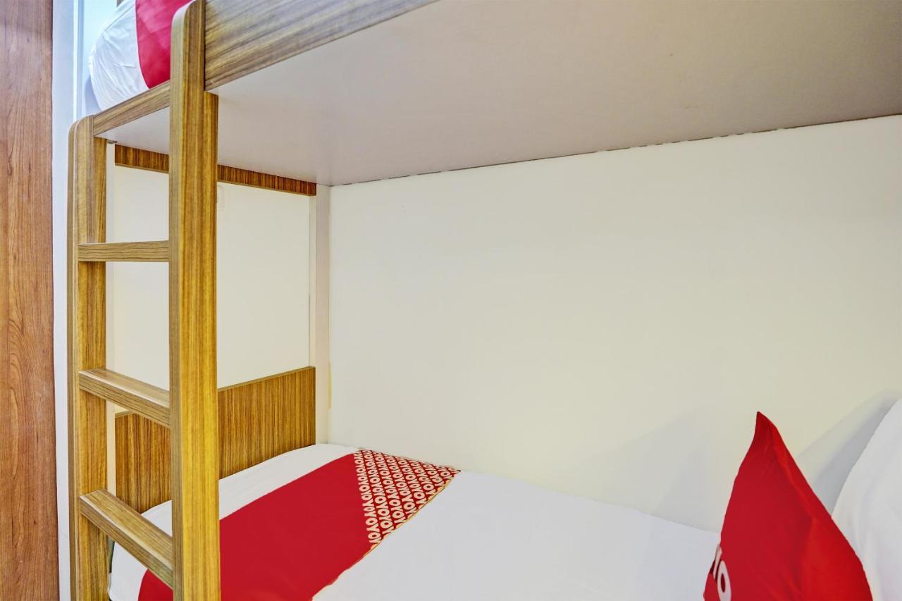 Oyo 92435 Sunlo Cozy Home Family Homestay Syariah Surabaya Dış mekan fotoğraf