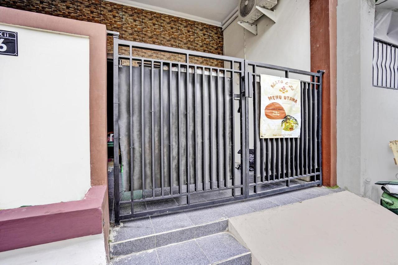 Oyo 92435 Sunlo Cozy Home Family Homestay Syariah Surabaya Dış mekan fotoğraf