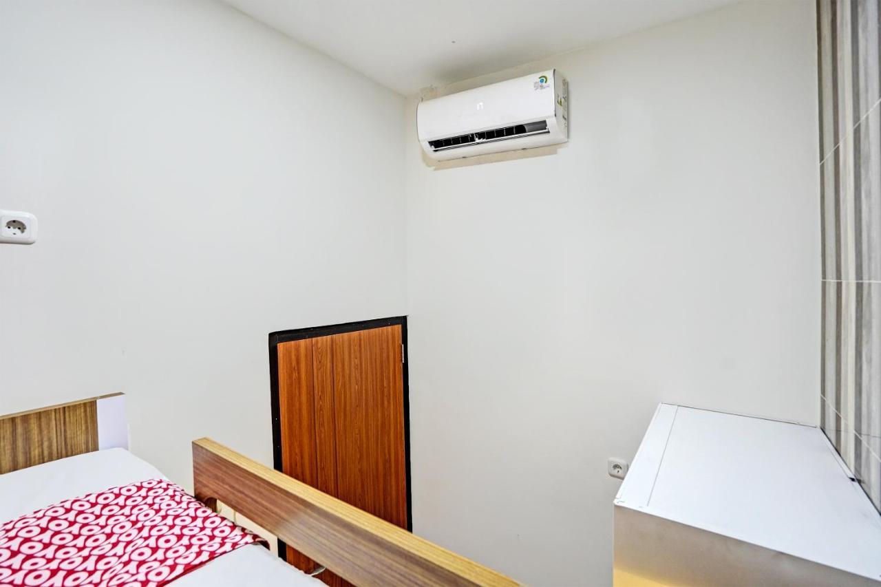 Oyo 92435 Sunlo Cozy Home Family Homestay Syariah Surabaya Dış mekan fotoğraf